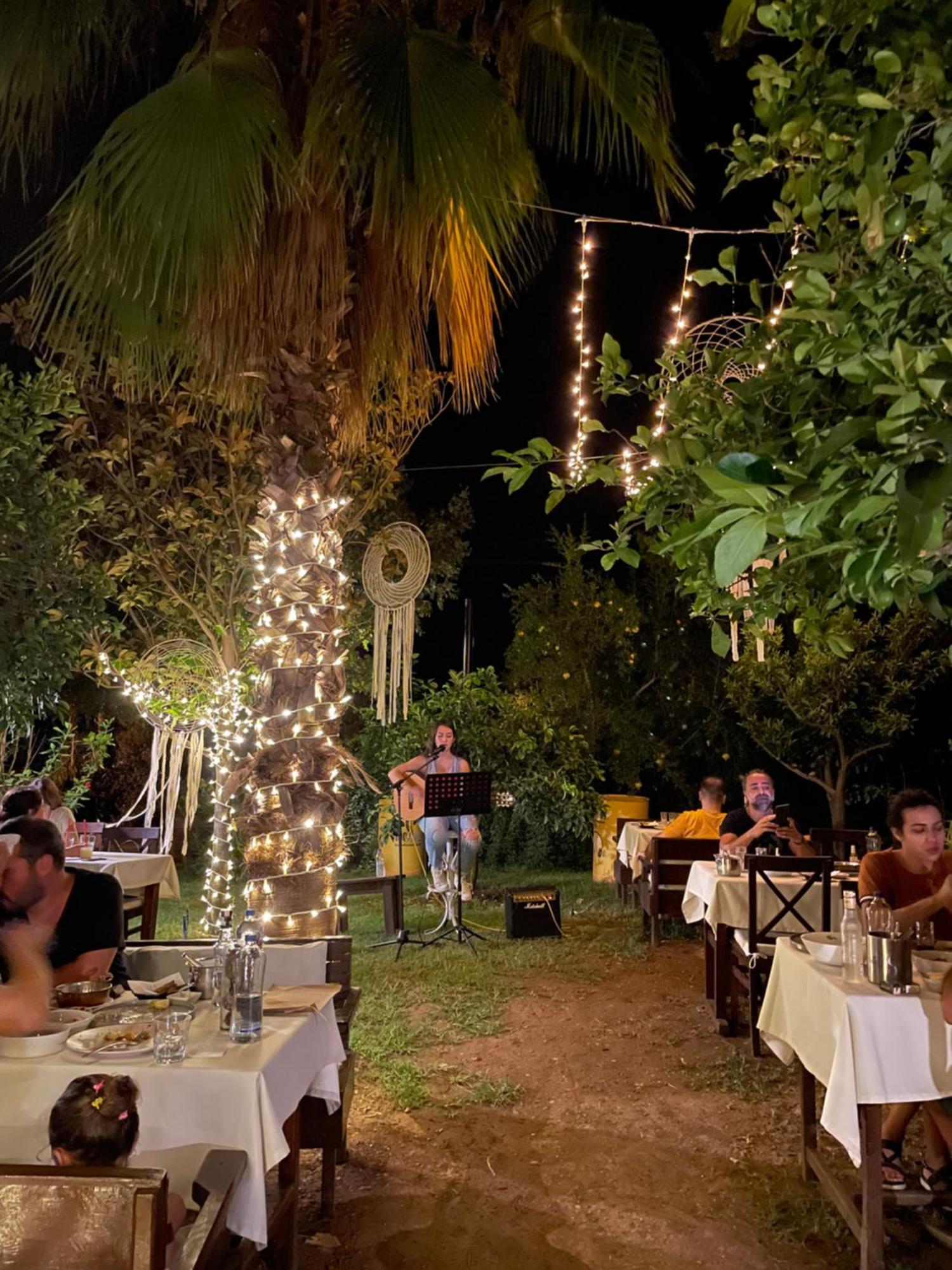 Kibala Hotel Чирали Екстериор снимка