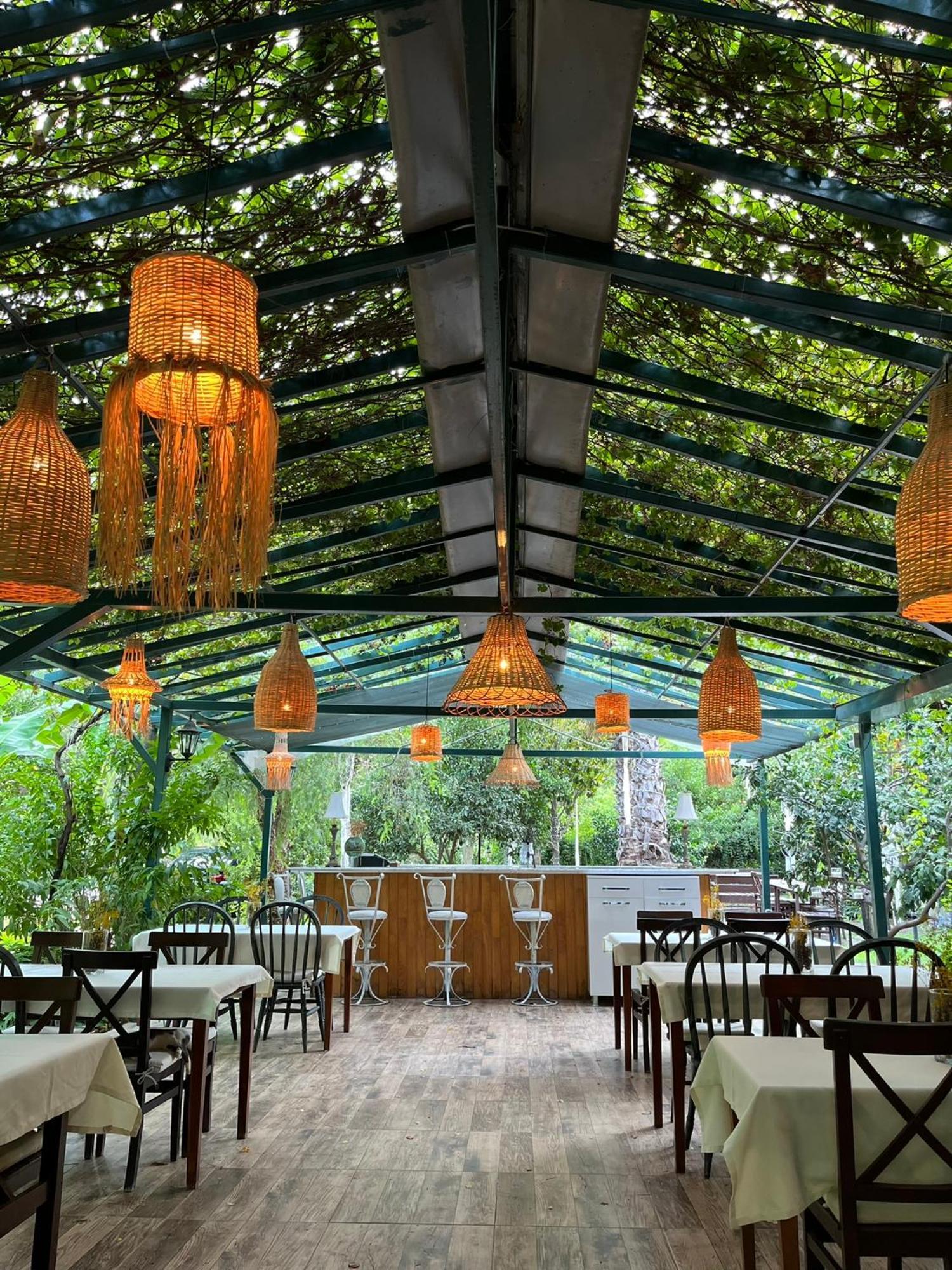 Kibala Hotel Чирали Екстериор снимка